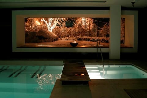 Couples treatment rooms, sauna, hot tub, steam room, Turkish bath