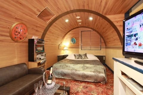 Double Room, Smoking | Minibar, soundproofing, free WiFi, bed sheets
