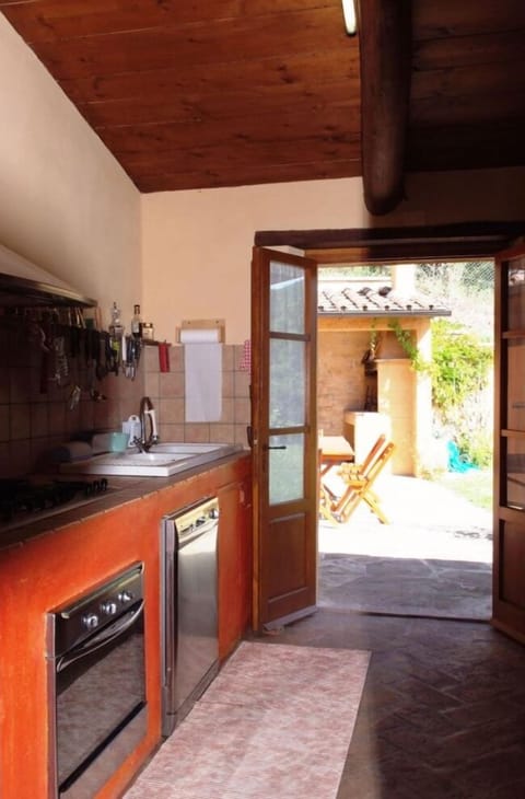 Villa, 4 Bedrooms | Private kitchen | Full-size fridge, microwave, oven, stovetop