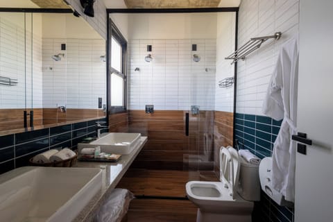 Family Chalet | Bathroom | Free toiletries, hair dryer, bathrobes, towels