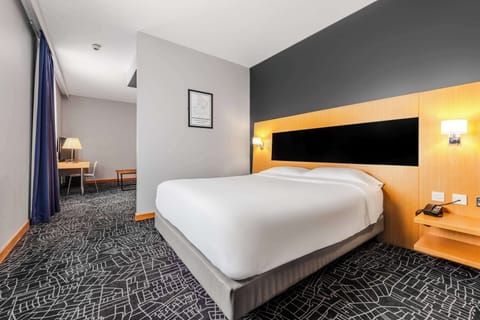 In-room safe, desk, blackout drapes, soundproofing