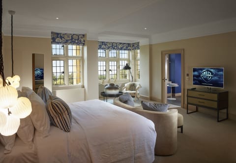 Room, 1 King Bed, Non Smoking, Garden View (Birch) | Egyptian cotton sheets, premium bedding, in-room safe, free WiFi