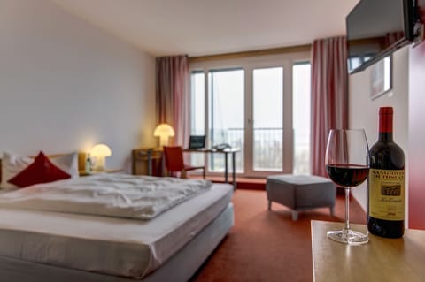 Business Double Room | Premium bedding, in-room safe, desk, laptop workspace