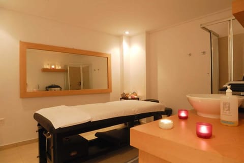 Sauna, hot tub, Turkish bath, body treatments, facials