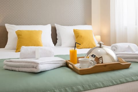 Apartment, 2 Bedrooms, Terrace | In-room safe, individually decorated, individually furnished, desk