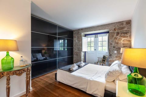 Comfort Cottage, 3 Bedrooms | Desk, laptop workspace, soundproofing, iron/ironing board