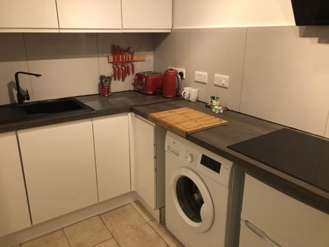 Deluxe Studio, 1 Double Bed with Sofa bed | Private kitchen | Fridge, microwave, coffee/tea maker, electric kettle