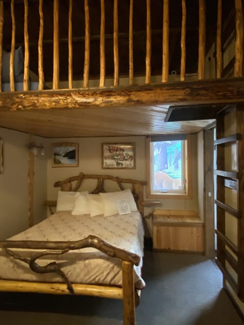 Standard Room, 1 Bedroom, Non Smoking (Standard Rooms with Loft) | Individually decorated, individually furnished, blackout drapes