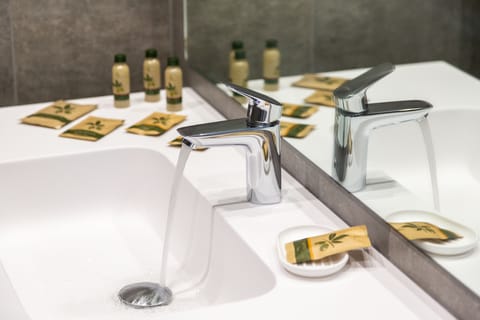 Superior Double Room, Balcony | Bathroom | Shower, rainfall showerhead, free toiletries, hair dryer