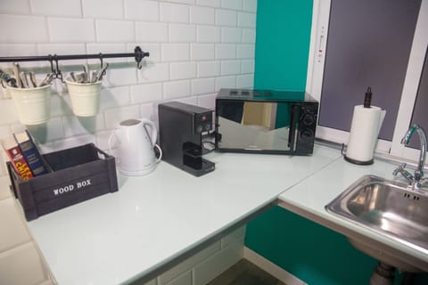 Cooked-to-order breakfast for a fee on weekdays