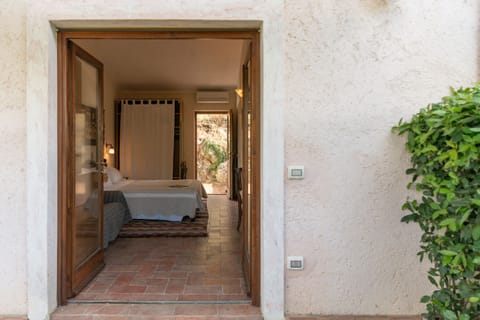 Egyptian cotton sheets, premium bedding, down comforters