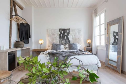 Queen Room, Sea View (2nd Floor) | In-room safe, individually decorated, free WiFi, bed sheets