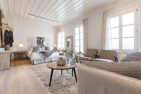 Queen Room, Sea View (2nd Floor) | In-room safe, individually decorated, free WiFi, bed sheets