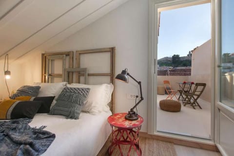 Room, Castle View (Attic - 3rd Floor) | In-room safe, individually decorated, free WiFi, bed sheets