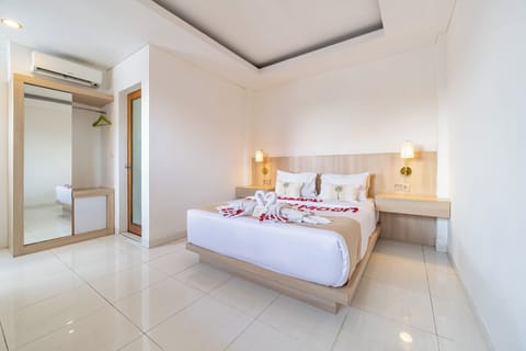 Superior Double Room | Minibar, desk, soundproofing, free WiFi