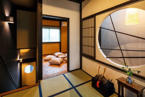 Deluxe Suite | 1 bedroom, iron/ironing board, free WiFi, bed sheets