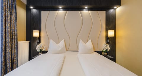 Standard Double Room | Hypo-allergenic bedding, in-room safe, desk, soundproofing