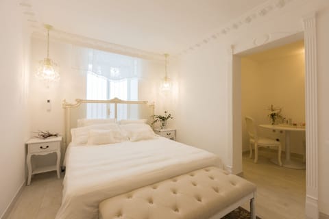 Junior Suite | Premium bedding, in-room safe, desk, soundproofing