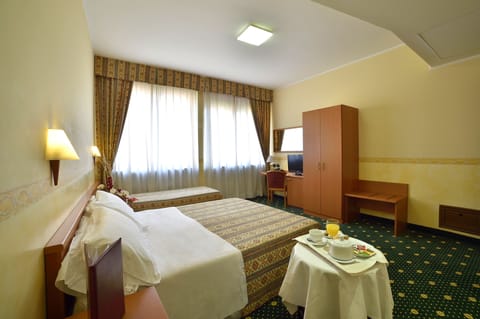 Triple Room | Premium bedding, minibar, desk, soundproofing