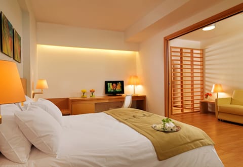 Suite | Premium bedding, in-room safe, desk, soundproofing