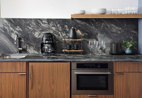 Fridge, coffee/tea maker, highchair