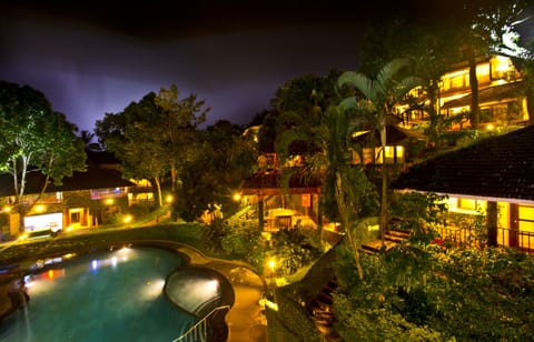 Outdoor pool, lifeguards on site