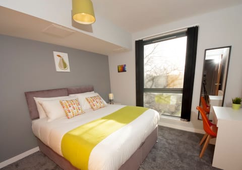 Apartment, 2 Bedrooms | 2 bedrooms, individually decorated, individually furnished, desk