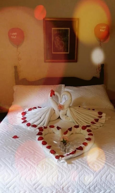 Minibar, free WiFi, bed sheets