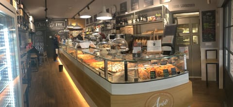 Snack bar
