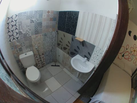 Traditional Quadruple Room, 1 Bedroom | Bathroom | Shower, towels