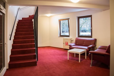 Double Room | Desk, free WiFi, bed sheets