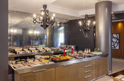 Daily buffet breakfast for a fee