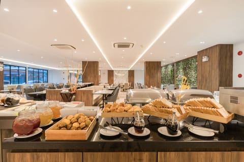 Daily buffet breakfast for a fee