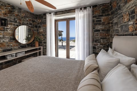 In-room safe, desk, soundproofing, iron/ironing board