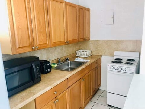 Standard Single Room, 1 Bedroom, Ocean View | Private kitchen | Fridge, microwave, coffee/tea maker, electric kettle