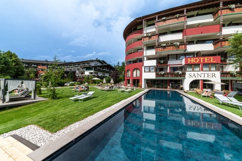 Indoor pool, 2 outdoor pools