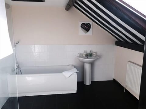 Suite, Ensuite | Bathroom