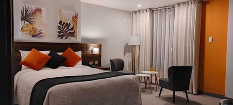 Standard Room | Hypo-allergenic bedding, minibar, laptop workspace, iron/ironing board