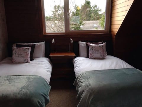 Family Room | Room amenity