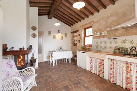 Apartment, Multiple Beds | Private kitchen | Highchair