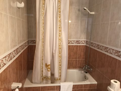 Desk, free cribs/infant beds, free WiFi, bed sheets