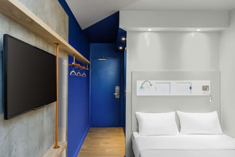 Double Room | Desk, laptop workspace, blackout drapes, soundproofing