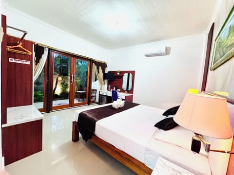 Superior Double Room, Garden View | Premium bedding, minibar, desk, soundproofing