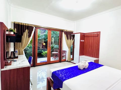 Superior Double Room, Garden View | Premium bedding, minibar, desk, soundproofing