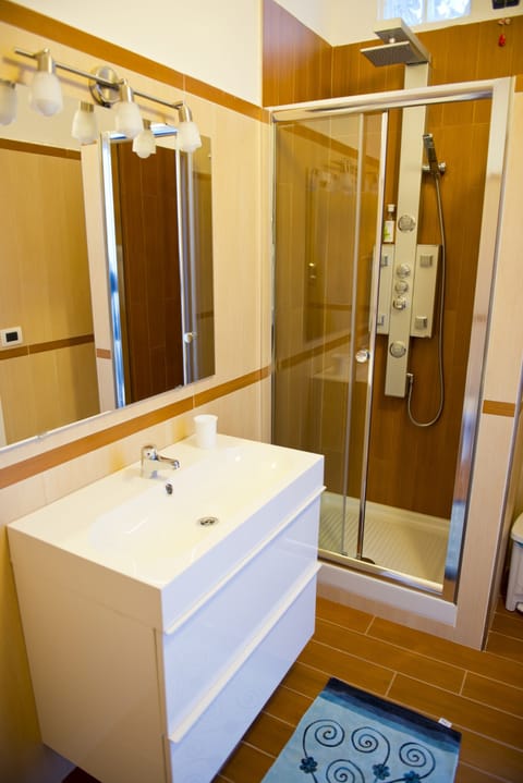 Comfort Suite, 1 Bedroom, Fireplace | Premium bedding, down comforters, desk, free WiFi