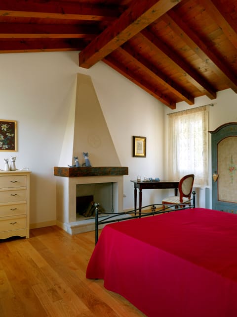 Superior Double Room | Individually furnished, desk, cribs/infant beds, bed sheets