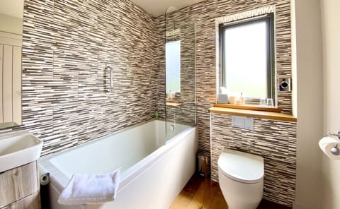 Free toiletries, hair dryer, bathrobes, towels