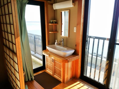 Japanese Style Room for 4 People | Bathroom sink