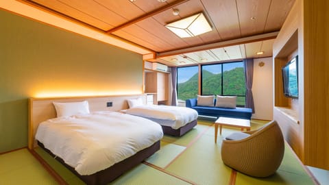 In-room safe, blackout drapes, bed sheets