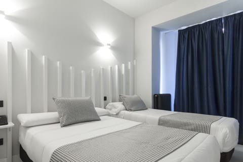 Minibar, in-room safe, soundproofing, free WiFi